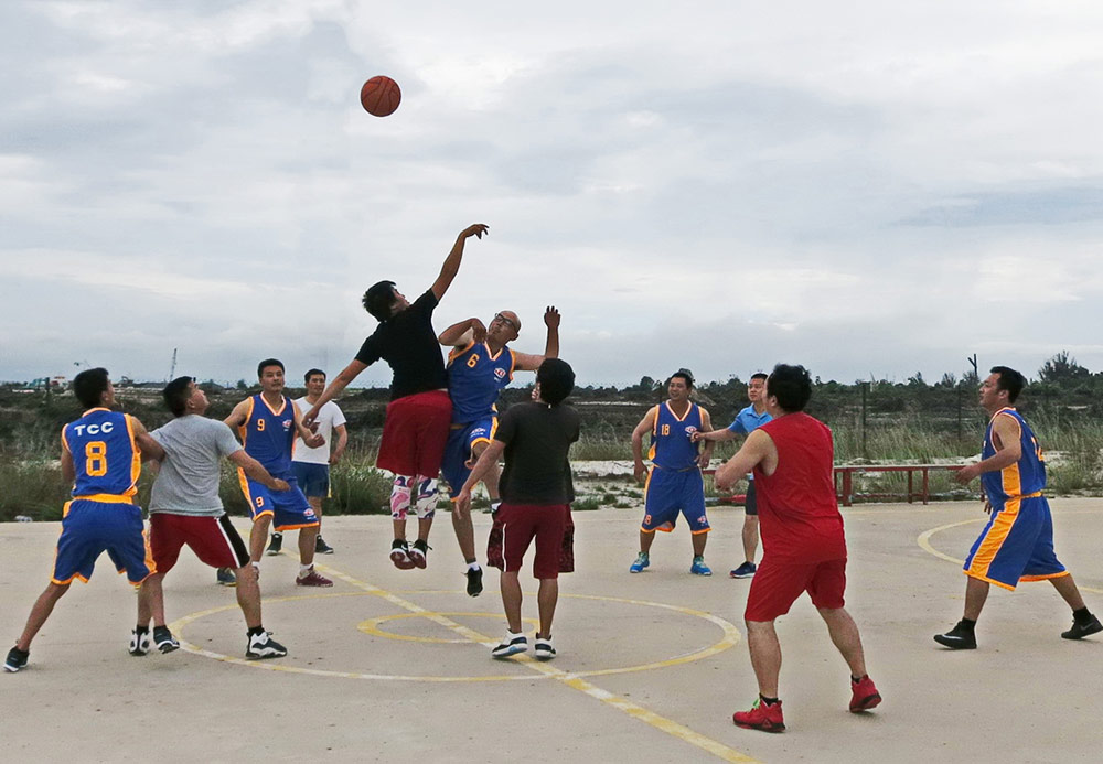 现场员工篮球比赛.JPG